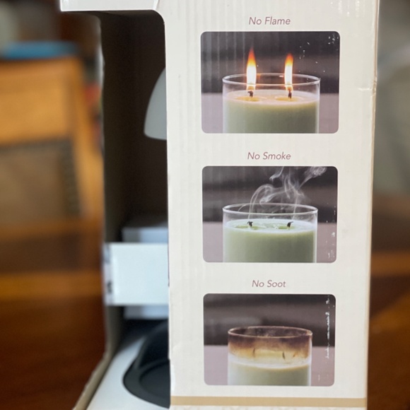 ⭐️ 🎉SALE⭐️ 🎉   **NIB**   Candle Warmer Plug in Lamp - Picture 3 of 4